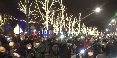 2022-08-01 08_48_17-220801_XX_AS_JULIA_BETROFFENHEIT UND MAHNWACHE NACH TOD VON &Auml;RZTIN.mp4 - VLC med.png