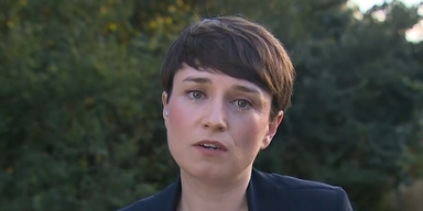 2022-08-04 08_38_50-220804_XX_UNERTR&Auml;GLICH MAURER ATTACKIERT IM ORF DIE POLIZEI.mp4 - VLC media play.png