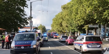 2022-08-22 10_53_58-220822_APA _ AUTO FUHR IN SALZBURG IN GASTGARTEN ACHT VERLETZTE_1min06.mp4 - VLC.png