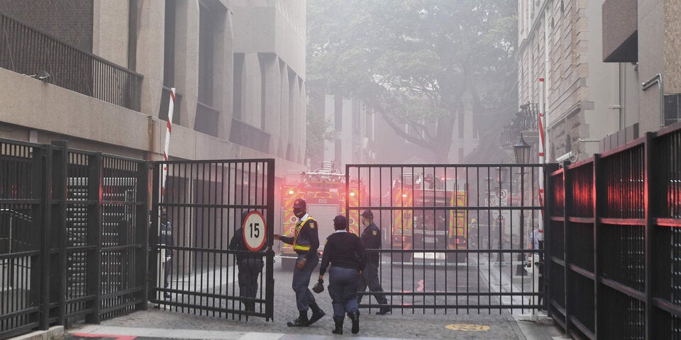 Südafrikanisches Parlament durch Feuer komplett zerstört