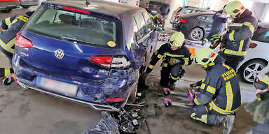 Beim Einparken f&uuml;nf Autos demoliert
