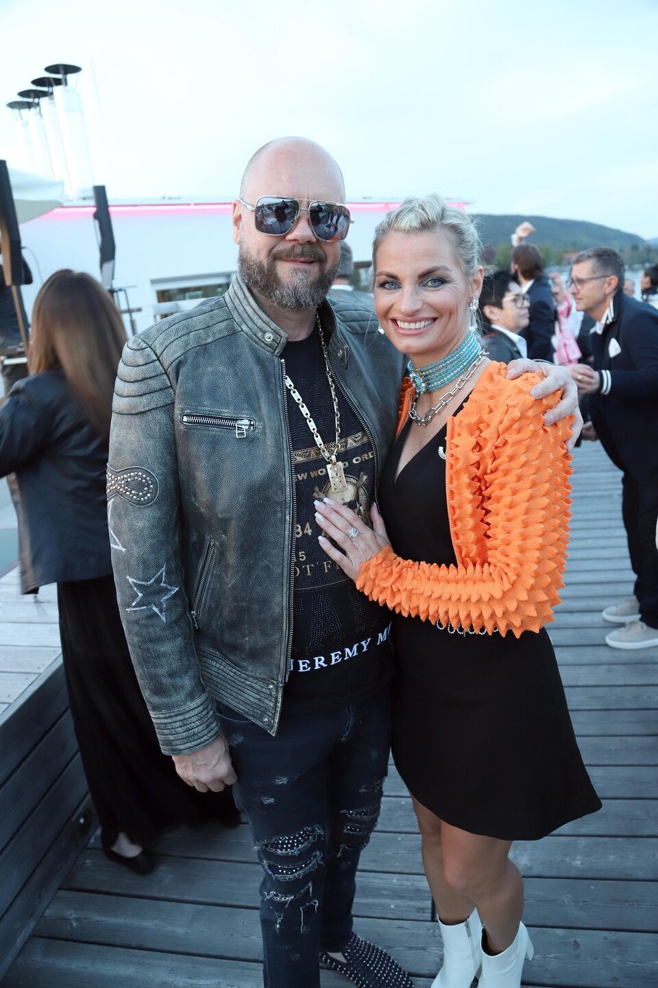 Elvis Nake (l.) mit Freundin Sandra (r.)