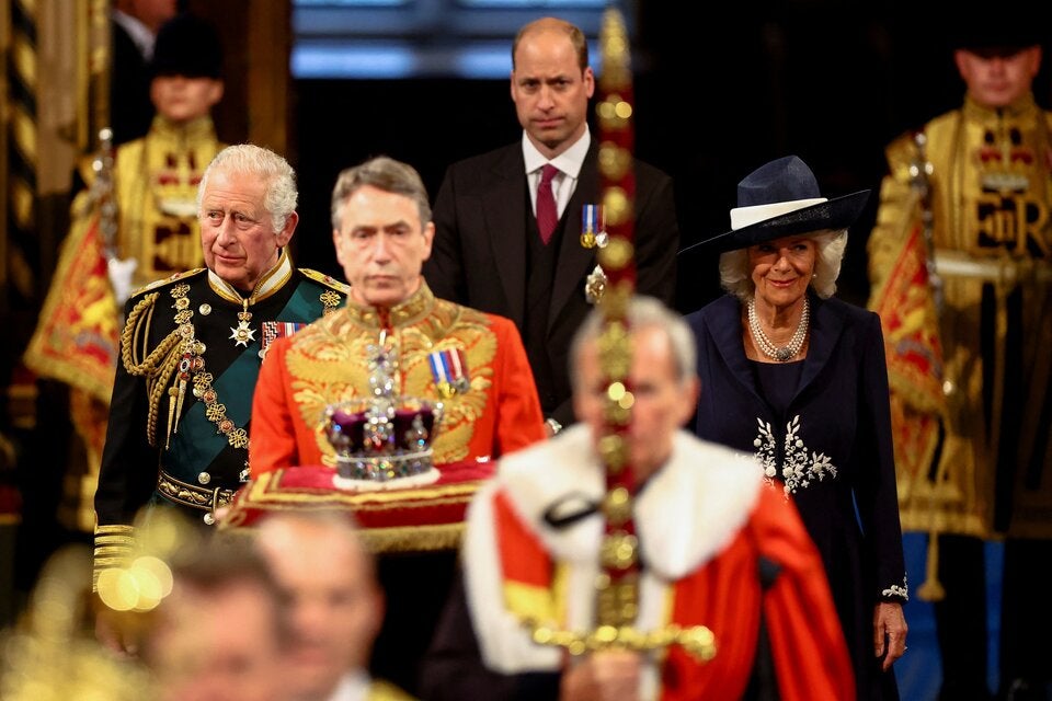Prinz Charles nimmt den Platz der Queen ein