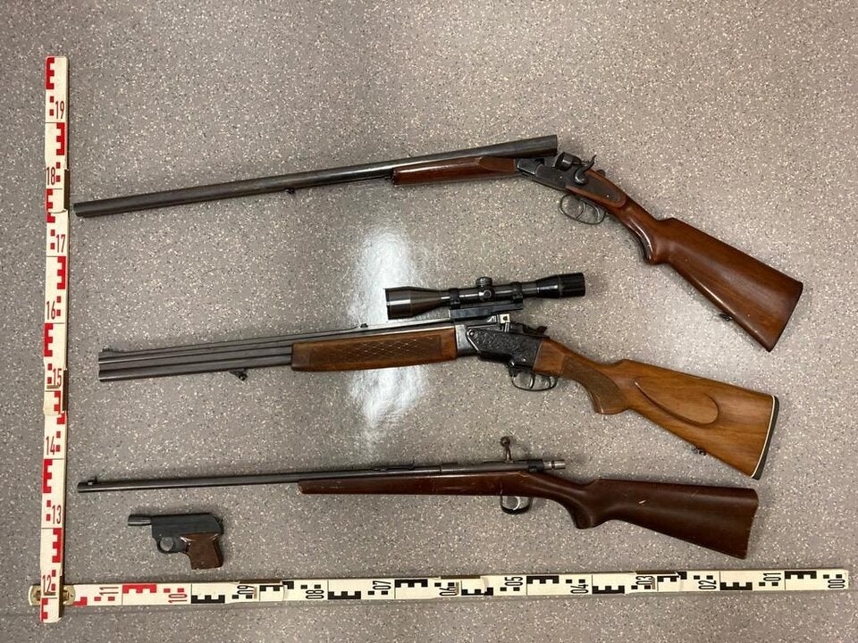 Ganzes Waffenarsenal in Unfall-Auto entdeckt