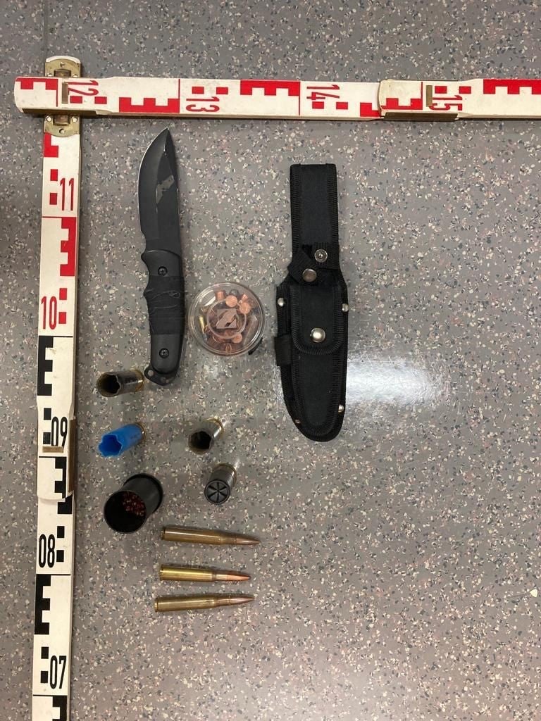 Ganzes Waffenarsenal in Unfall-Auto entdeckt