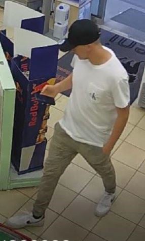 Nach Diebstahl: Polizei sucht diese Person