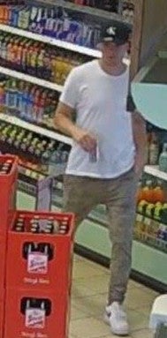 Nach Diebstahl: Polizei sucht diese Person