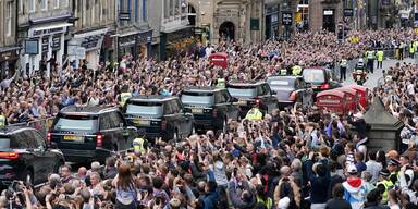 2 Millionen am Sarg der Queen