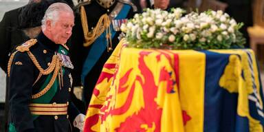 Vier Kinder Elizabeths hielten Totenwache