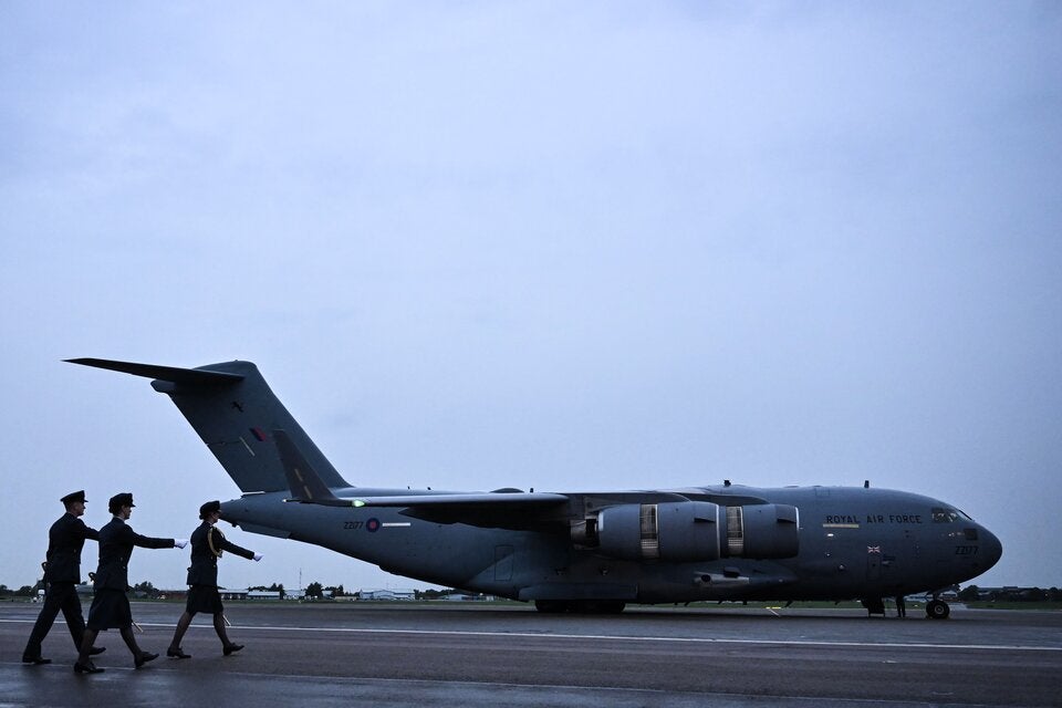 Sarg der Queen in London angekommen