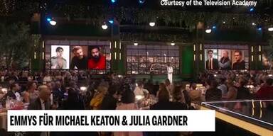 20220913_66_664312_220913_xx_SOCIETY_MAZ_Emmys_Michael_Keaton_Succession_Ted_Lasso_Julia_Gardner_1min45_BM.jpg