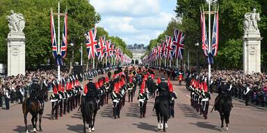 Sarg der Queen in Westminister Hall aufgebahrt