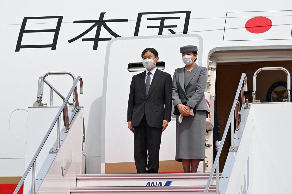 Japanese Emperor Naruhito (L) and Empress Masako