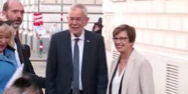 20221009_66_670131_221009_XX_APA_BP-Wahl_Van_der_Bellen_bleibt_laut_Hochrechnung_Praesident