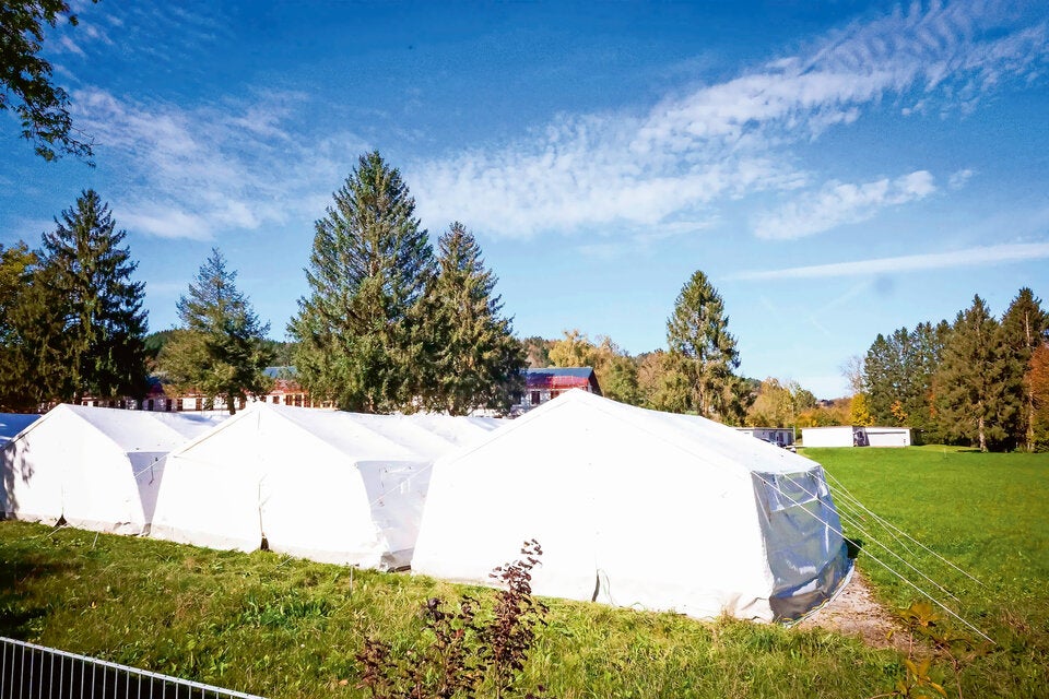 1. Blick in Zelte: So leben Flüchtlinge