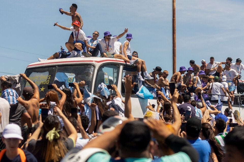 5 Mio. Fans eskalieren: Argentiniens Weltmeister-Parade abgebrochen