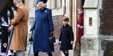 Prinz Louise in kurzen Hosen beim Weihnachtsgottesdienst