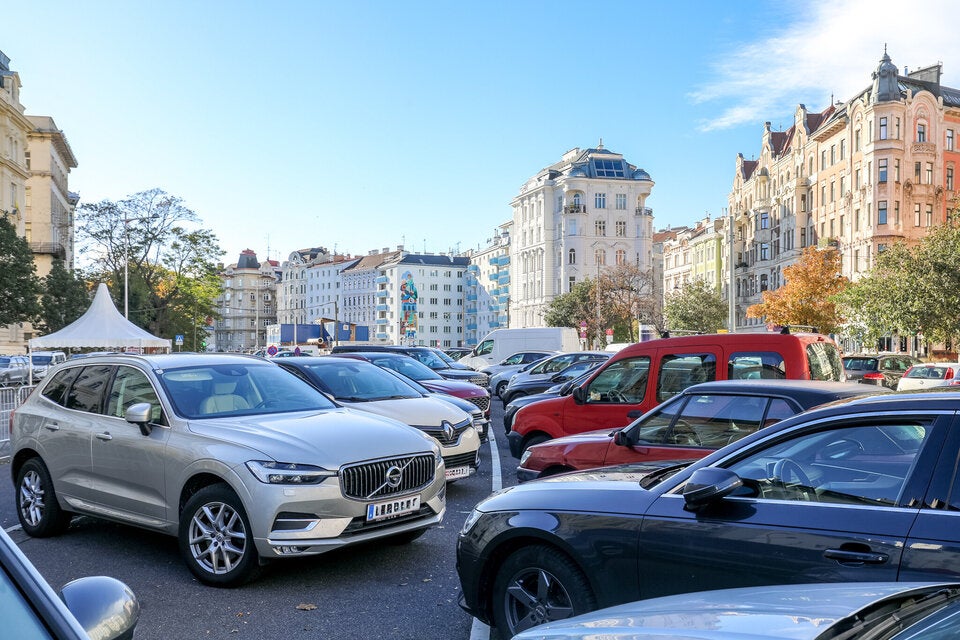 Parkplatzchaos am Flohmarkt