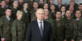 Putin-Lüge: Statisten bei der Ansprache