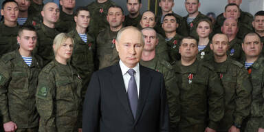 Putin-L&uuml;ge: Statisten bei der Ansprache