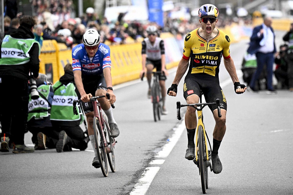 E3 Classic Wout van Aert Crash