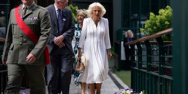 Tag 10: Königlicher Besuch in Wimbledon: Charles schaut mit Camilla im Rasen-Mekka vorbei.