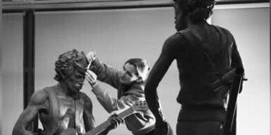20230810_66_759082_230810_xx_MAZ_SOCIETY_ROLLING_STONES_JAGGER___RICHARDS_MIT_STATUE_GEEHRT.jpg