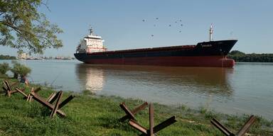 Schiff auf der Donau in Ismajil