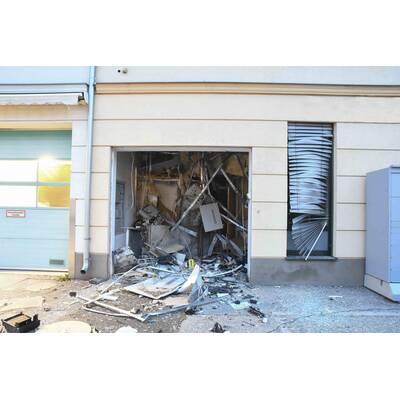 Die Bande konnte Schmuck und Bargeld für 440.000 Euro erbeutet