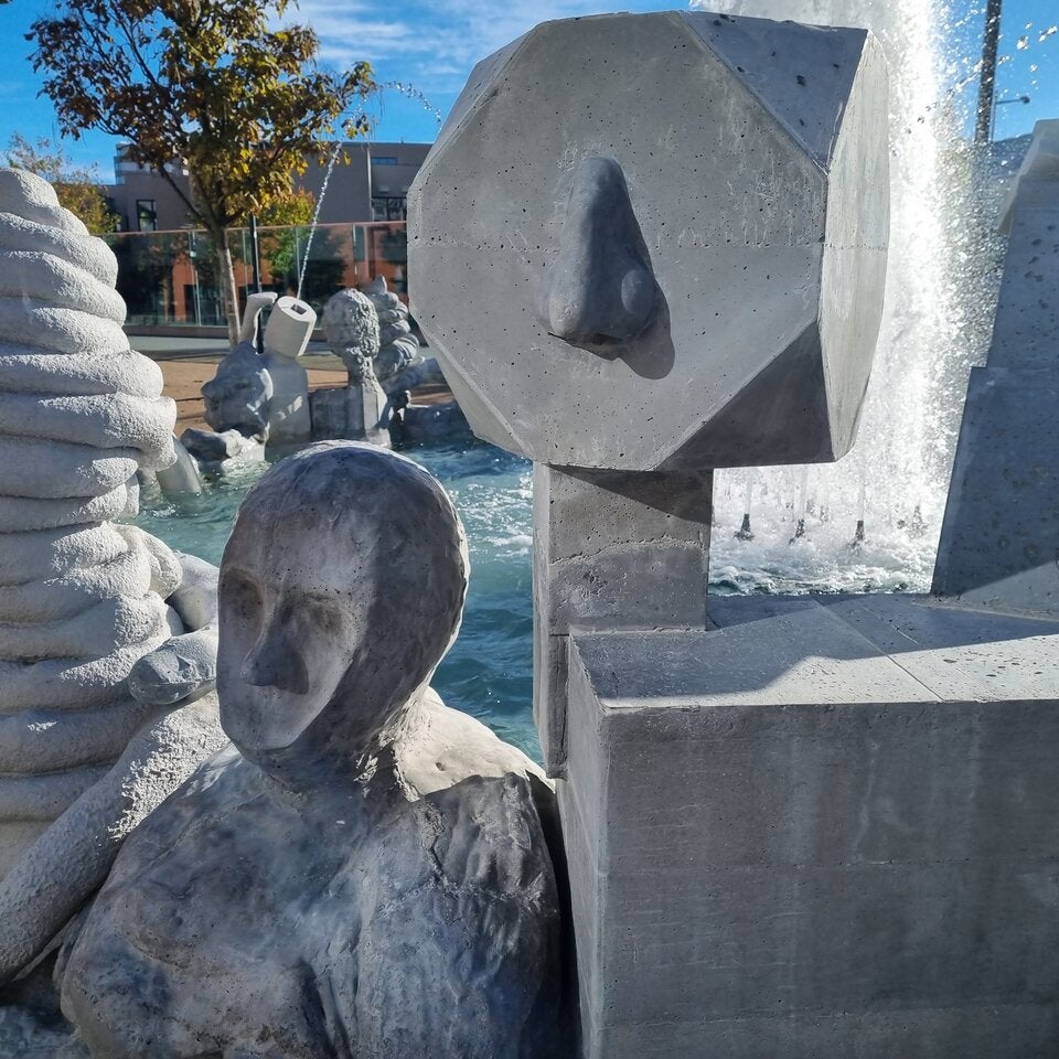 Schmieraktion auf Brunnen-Statue