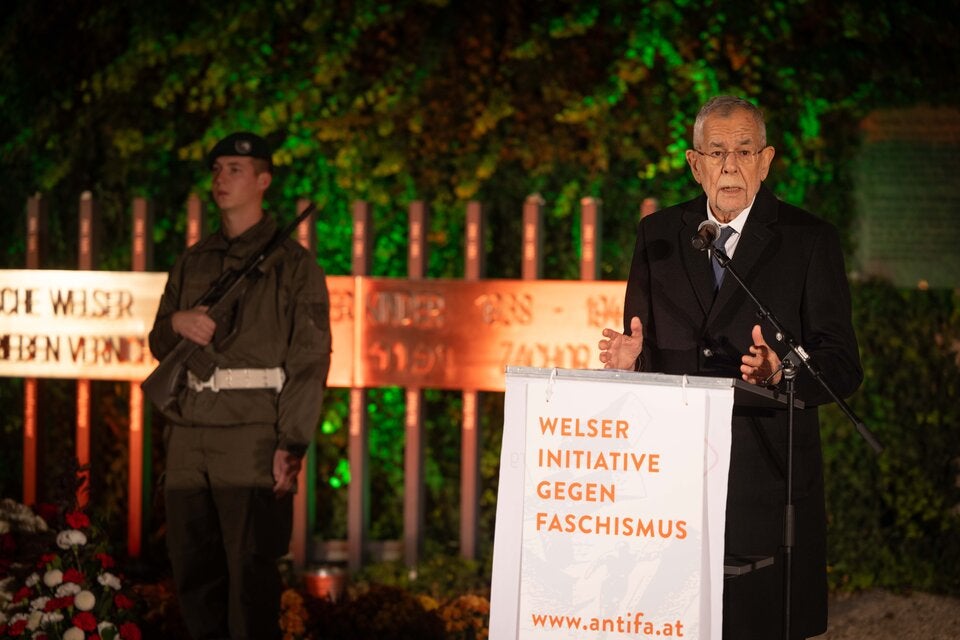Bundespräsident Van der Bellen bei Pogromnacht-Kundgebung der Welser Initiative gegen Faschismus