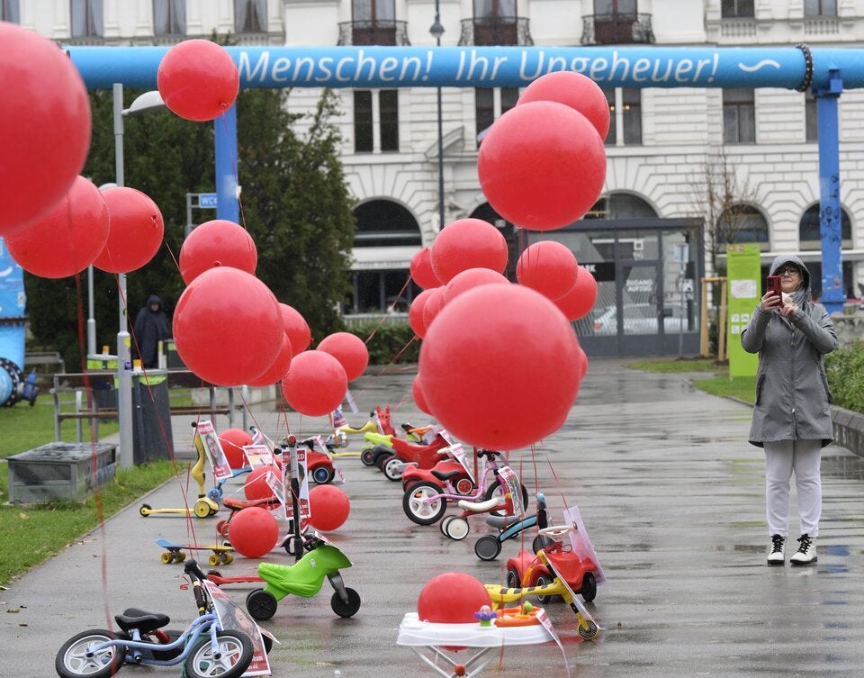 Kundgebung zur Erinnerung an die 240 Geiseln in Wien