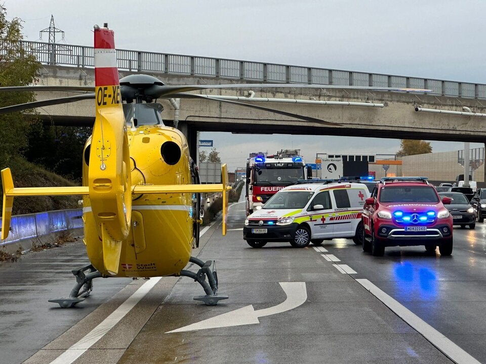 Junger Arbeiter (17) in NÖ in Kanalschacht gestürzt