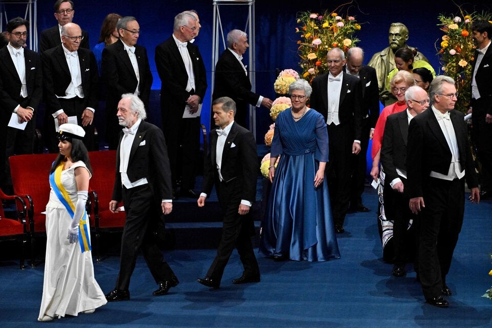 Die drei Nobelpreisträger der Physik, Pierre Agostini (2.v.l.), Ferenc Krausz  (3.v.l.) and Anne L'Huillier (4.v.l.)