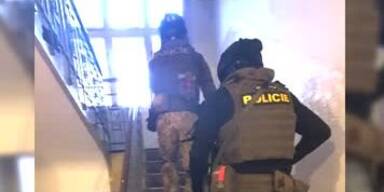 20231222_66_805025_y2matecom_-_Policie_CR_Zadrzeni_schvalovace_strelby_1080p.jpg