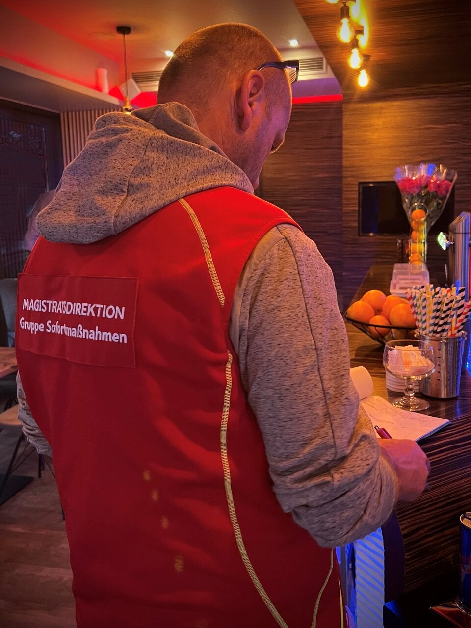 Einsatzteam Stadt Wien kontrollierte Diskotheken, Bars und sonstige Betriebsanlagen.