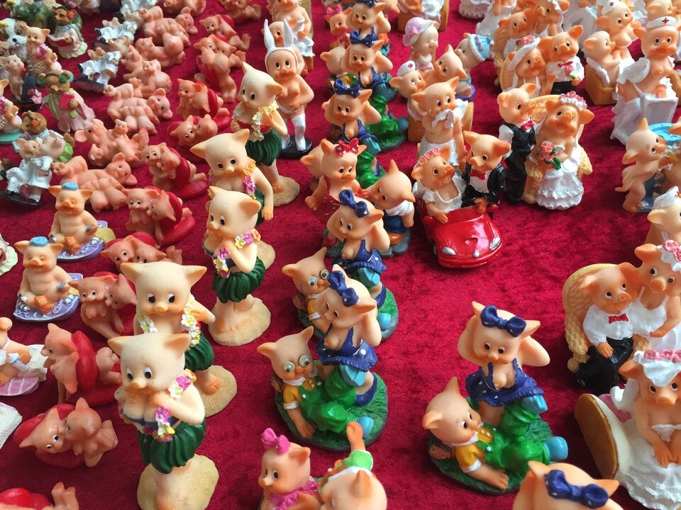 Glücksbringer für Silvester sind ab Freitag erhältlich.