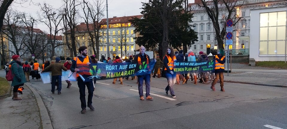 Klima-Kleber schlagen jetzt auch im Abendverkehr zu
