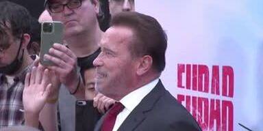 20240119_66_810885_240119_XX_MAZ_SCHWARZENEGGER_ARNIE-UHR_UM_270000_EURO_VERSTEIGERT.jpg