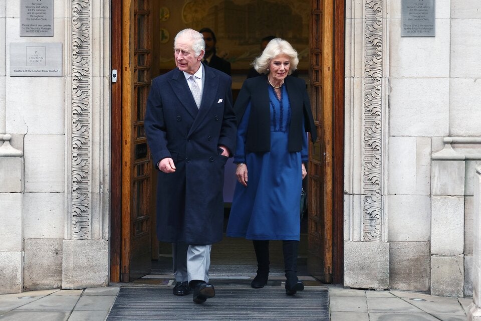 König Charles und Königin Camilla verlassen die 