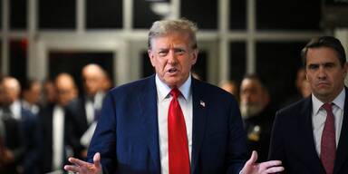 Trump jetzt im Schweigegeld-Prozess "so interessiert wie noch nie"