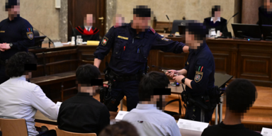 Verhandlung Jugendbande Molotow