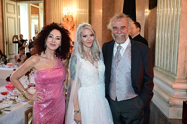 Nächste Hochzeit? Mausi und ihr deutscher Millionär mit Liebes-Show bei Lugner-Hochzeit