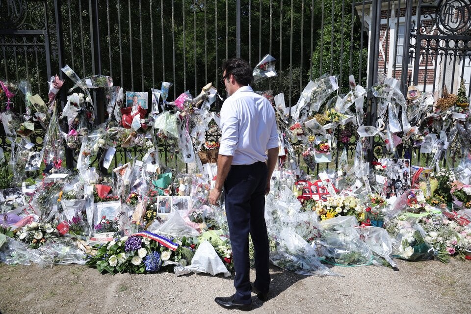 Blumenmeer vor Delons Anwesen