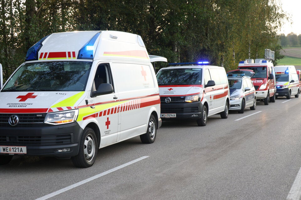 Massen-Karambolage bei Hochzeitskonvoi