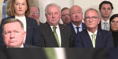 20241124_66_900920_241124_xx_SPLIT_Ernster_Blick_A-VP_erste_Hochrechung_16h_STMK-Wahl_VERLANGSAMT_0min07_BM.jpg