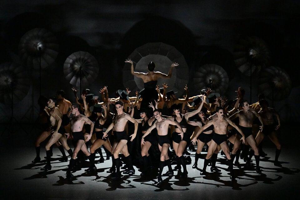 Shootingstar Marcos Morau lädt zu einem hypnotischen Spiel rund um den Flamenco.