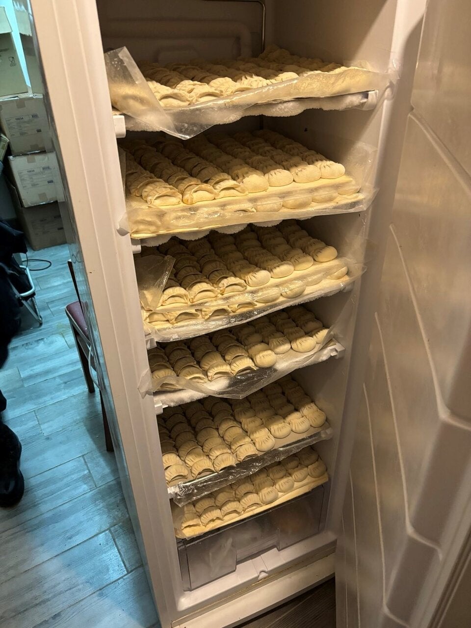 Eine illegale Produktionsstätte von wurde Teigtascherl entdeckt, die weder von der Bau- noch von der Gewerbebehörde genehmigt war. 