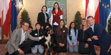 Sch&uuml;ler pr&auml;sentieren kreative Tierschutz-Projekte