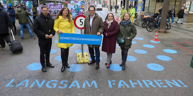 Blaue Punkte auf der Mah&uuml; sollen brenzlige Szenen verhindern